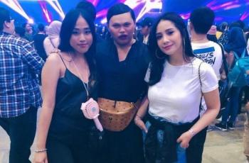 9 Potret Seleb Indonesia Nonton Konser KPop, Ada yang Rela Jauh-jauh ke Luar Negeri