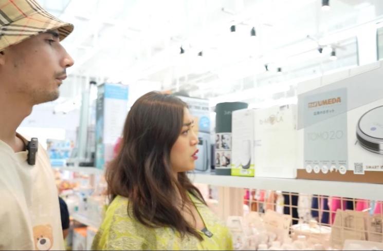 Momen Jessica Iskandar Belanja Perlengkapan Bayi (YouTube/Jessica Iskandar)