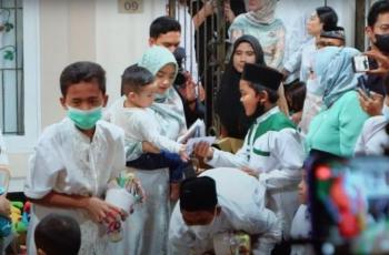9 Momen Syukuran Rumah Baru Gala Sky, Undang Anak Yatim
