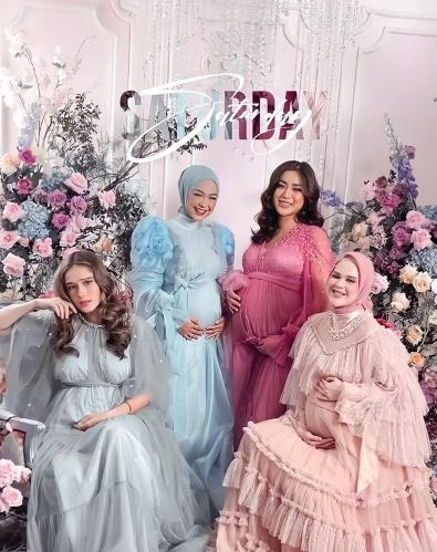 Foto Maternity Ria Ricis, Jedar, Cut Meyriska, Yasmine Wildblood. (Instagram/ricistr_12)