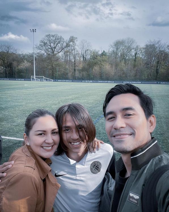 Potret Darius Sinathrya dan Donna Agnesia Jenguk Anak Sulung di Prancis (Instagram/darius_sinathrya)