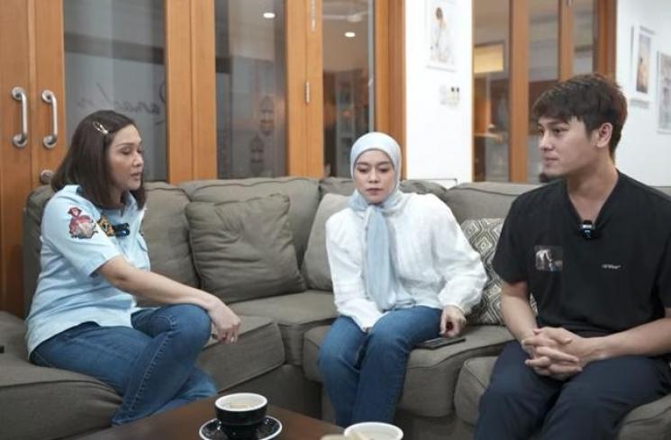 Lesti Kejoran dan Rizky Billar (youtube/Maia Aleldul TV)