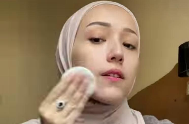 Potret Seleb Istri Kepala Daerah Tanpa Makeup. (Instagram/@adeliapasha)