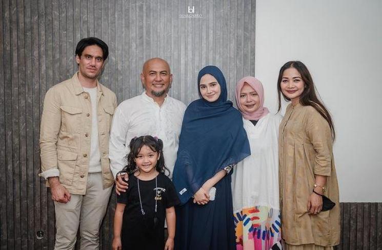 Potret Syukuran Rumah Syifa Hadju (Instagram/syifahadjureal)