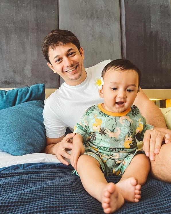 Bayi Artis Paling Anteng Bikin Makin Gemas. (Instagram/andrewandika)