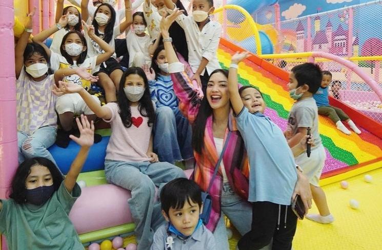 Momen Ririn Dwi Ariyanti Rayakan Ultah Anak. (Instagram/@ririndwiariyanti)