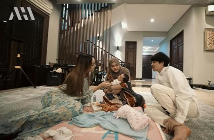Momen Lucinta Luna pamitan dengan Baby Ameena. (YouTube/AH)