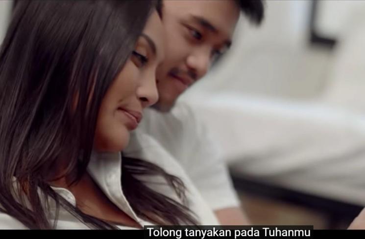 Lagu Indonesia tentang cinta beda agama. (YouTube/Holywings Music)