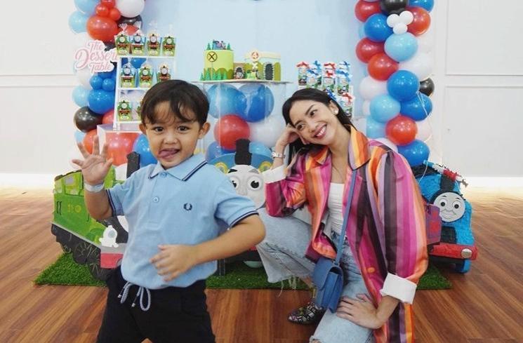 Momen Ririn Dwi Ariyanti Rayakan Ultah Anak. (Instagram/@ririndwiariyanti)