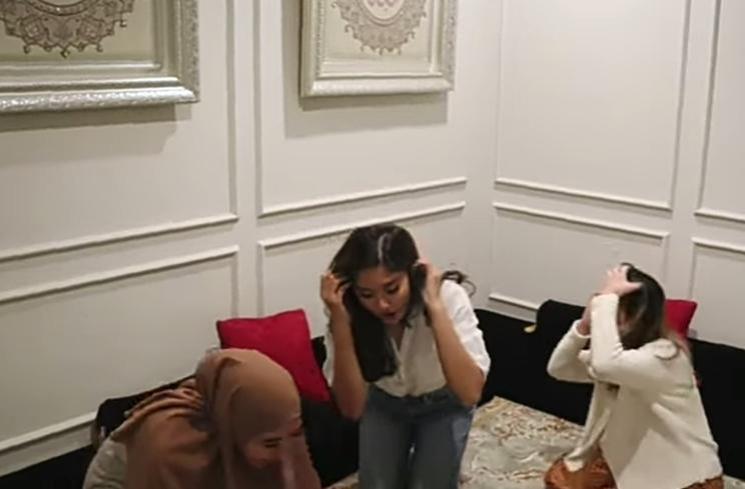 Rumah Annisa Trihapsari. (YouTube/Ochi Rosdiana)