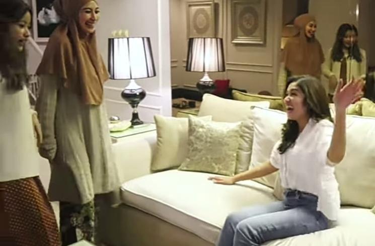 Rumah Annisa Trihapsari. (YouTube/Ochi Rosdiana)