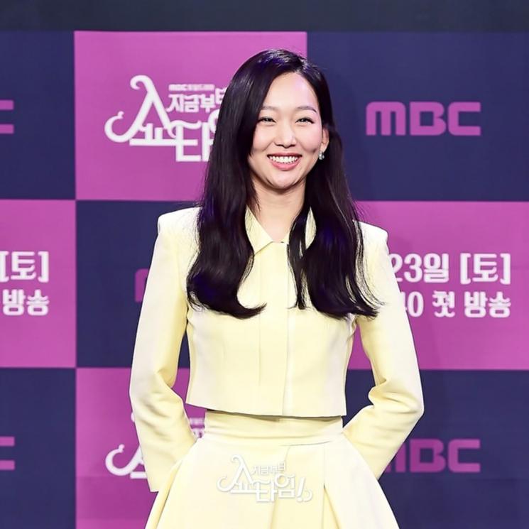 Pesona Jin Ki Joo di From Now On Showtime (Instagram/@mbcdrama_now)