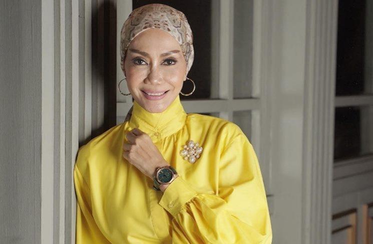 Artis yang hamil di usia 40 tahunan. (Instagram/@okkyasokawati)
