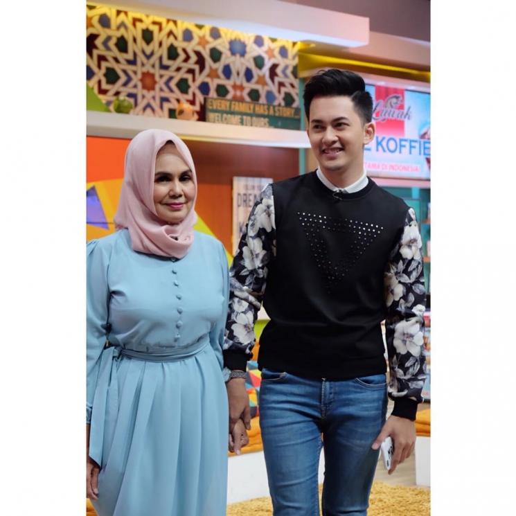 Kebersamaan Kiki Farrel dan ibunda. (Instagram/@kikifarrel_)