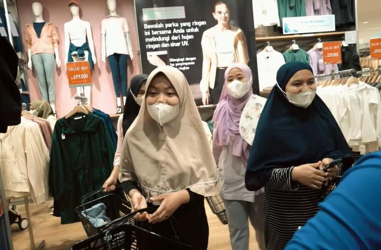Momen Atta Halilintar Ajak ART Belanja Baju Lebaran (YouTube/AH)
