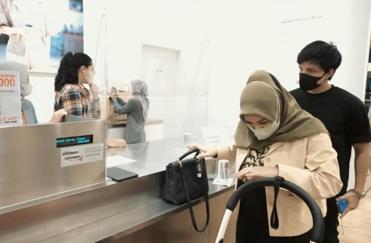 Momen Atta Halilintar Ajak ART Belanja Baju Lebaran (YouTube/AH)