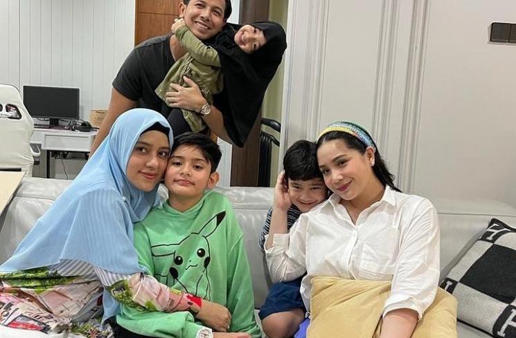 Momen pertemuan Rafathar dan King Faaz (Instagram/@raffinagita1717)