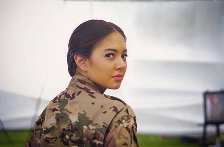 Potret Aktris Indonesia Pakai Seragam Tentara. (Instagram/@foxtrotsixmovie)