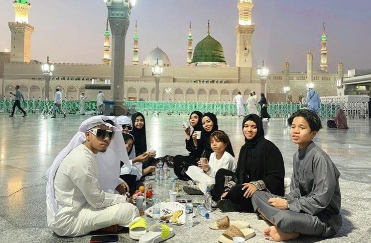 Momen Umrah Gen Halilintar (instagram/@genhalilintar)