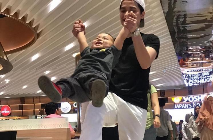 Potret kedekatan Yusuf dengan sang ayah Alvin Faiz (Instagram/@alvin_411)
