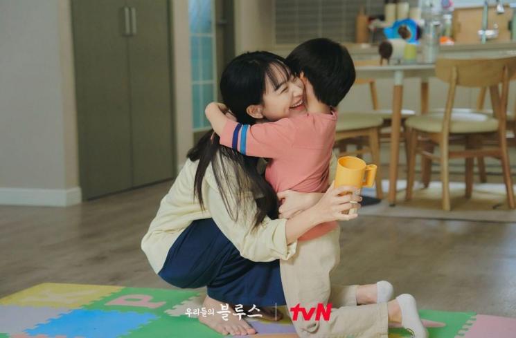 Pesona Shin Min Ah di Our Blues (Instagram/@tvn_drama)