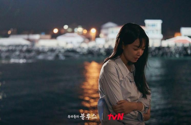 Pesona Shin Min Ah di Our Blues (Instagram/@tvn_drama)