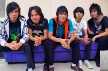 Simak Lirik Lagu Terima Kasih Patah Hati - Kangen Band