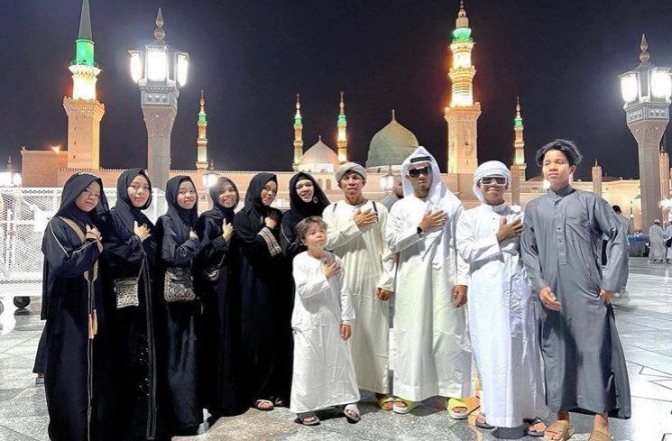 Momen Umrah Gen Halilintar (instagram/@genhalilintar)