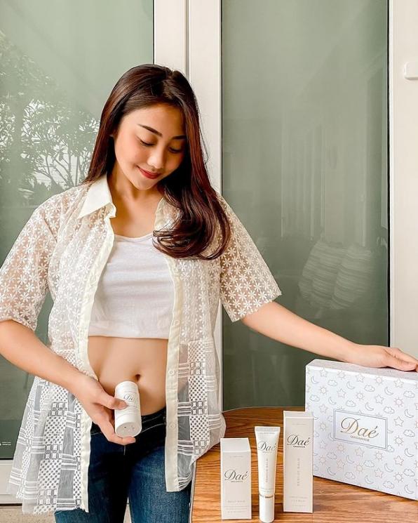 Momen Winona Willy Pamer Baby Bump. (Instagram/@nonawilly) 
