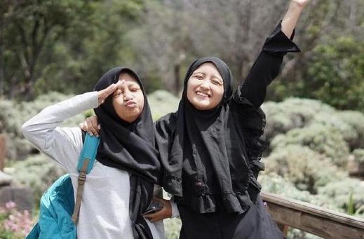 Potret Kedekatan Arafah Rianti dan Adik. (Instagram/arafahrianti)