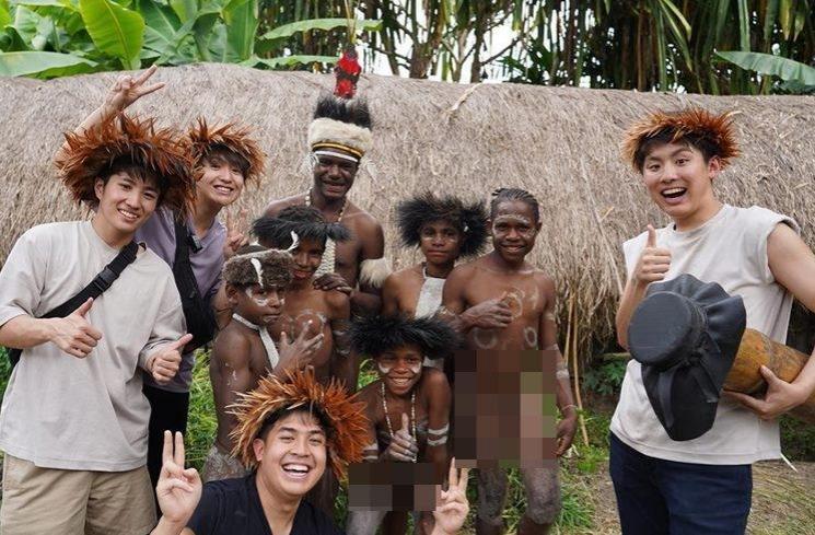 Potret Jerome Polin dan Waseda Boys di Papua (Instagram/@jeromepolin)