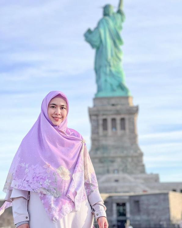 Artis Bangun Pondok Pesantren (instagram/@okisetianadewi)
