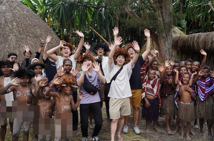 Potret Jerome Polin dan Waseda Boys di Papua (Instagram/@jeromepolin)