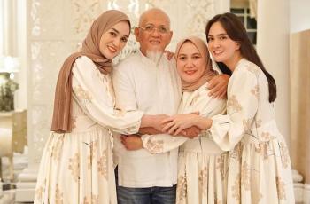 8 Potret Shandy Aulia Buka Bersama Keluarga Ayah, Toleransinya Bikin Kagum