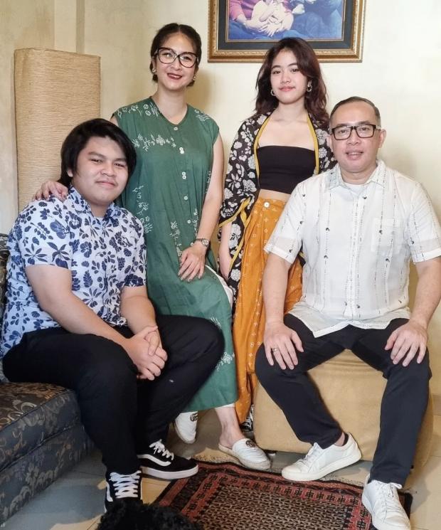 Artis Temani Pasangan Lebaran Meski Beda Agama (Instagram/@novitaangie)