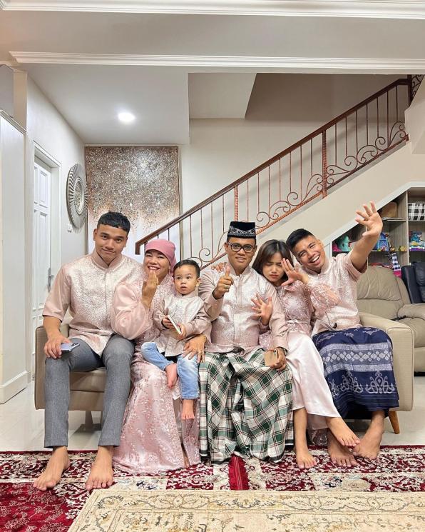 Momen Lebaran Keluarga Fuji (Instagram/@fuji_an)