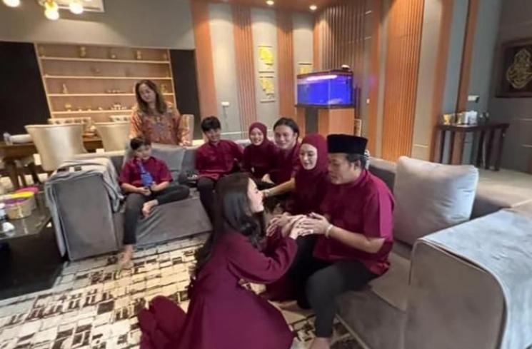 Momen Mahalini Raharja Rayakan Lebaran. (YouTube/Sule Family)