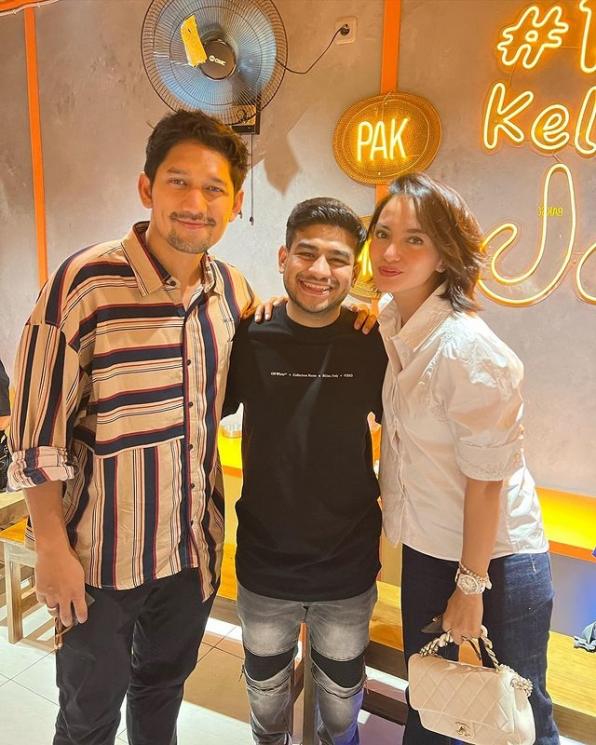 Artis dan Selebgram Ramaikan Grand Opening Warung Pak Muh. (Instagram/fadiljaidi)