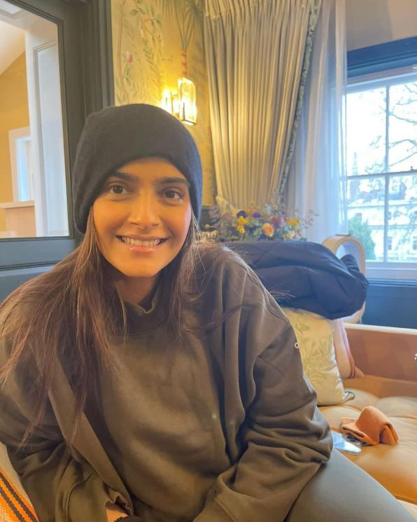 Potret Tanpa Riasan Aktris Bollywood Termahal 2022 (instagram/@sonamkapoor)