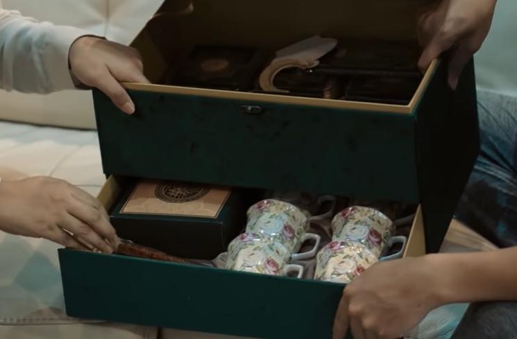 Hampers Lebaran Seleb (YouTube/AH)