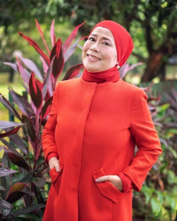 Aktris Keturunan Ningrat. (Instagram/dewiyullofficial)