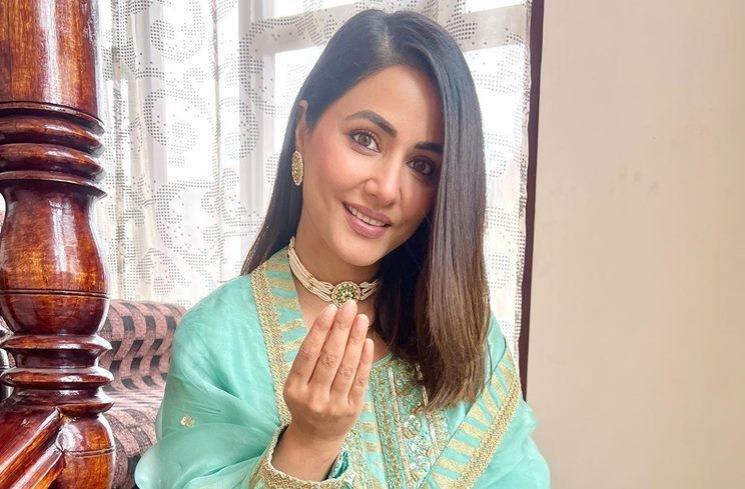 Momen Lebaran Seleb Bollywood (Instagram/@realhinakhan)