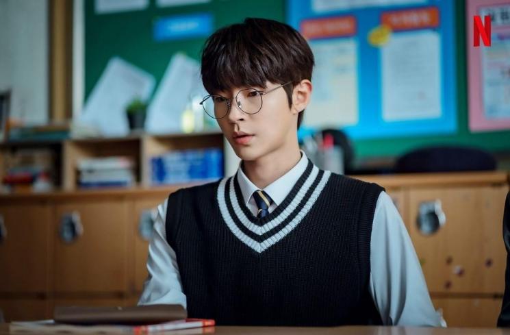Potret Hwang In Yeop di The Sound of Magic (Instagram/@netflixkr)