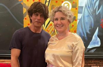 Shah Rukh Khan Sambut Hangat Duta Besar, Gaya Rambutnya Tuai Sorotan: Kayak Gembel