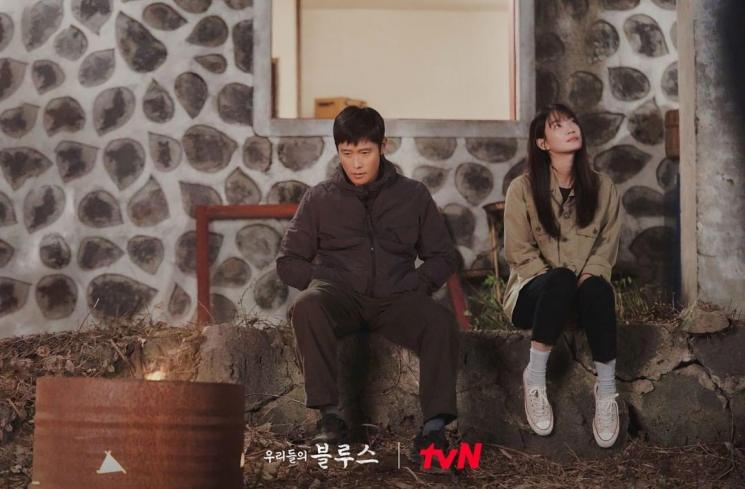 Potret Lee Byung Hun di Our Blues (Instagram/@tvn_drama)