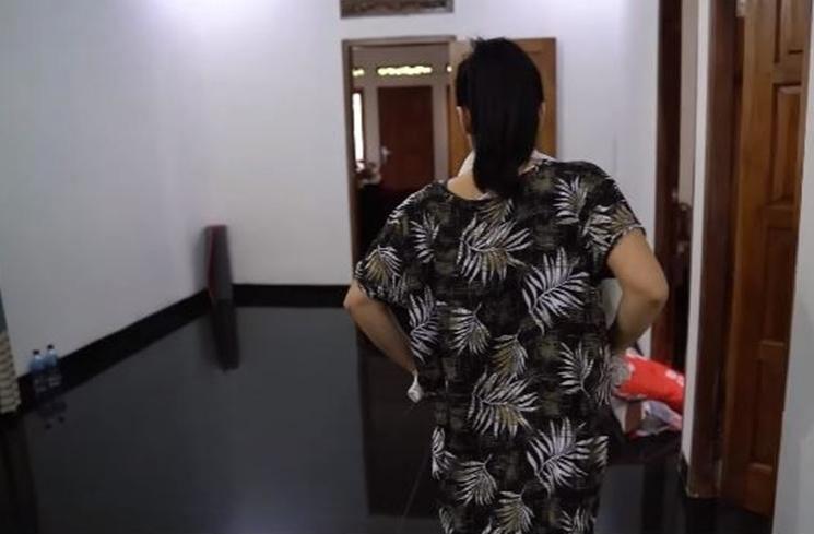 Potret Rumah Dinar Candy di Kampung. (YouTube/Dinar Candy)