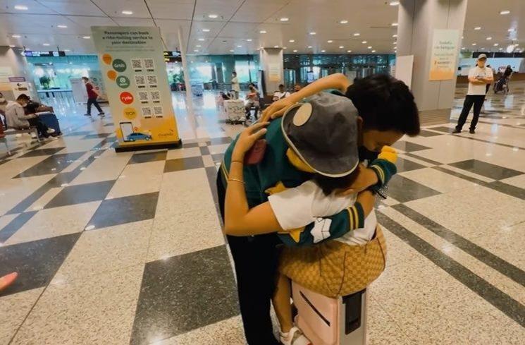 Momen Fuji Susul Thariq Halilintar ke Singapura. (YouTube/fuji an)