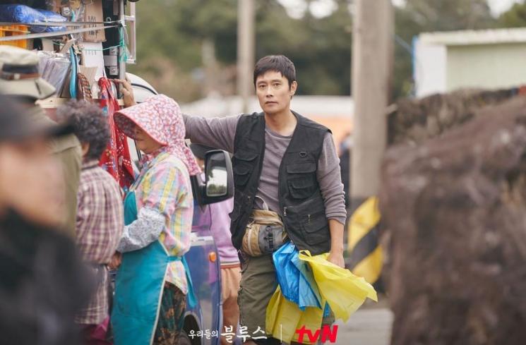 Potret Lee Byung Hun di Our Blues (Instagram/@tvn_drama)