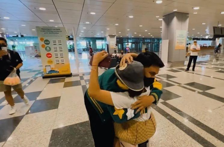 Momen Fuji Susul Thariq Halilintar ke Singapura. (YouTube/fuji an)