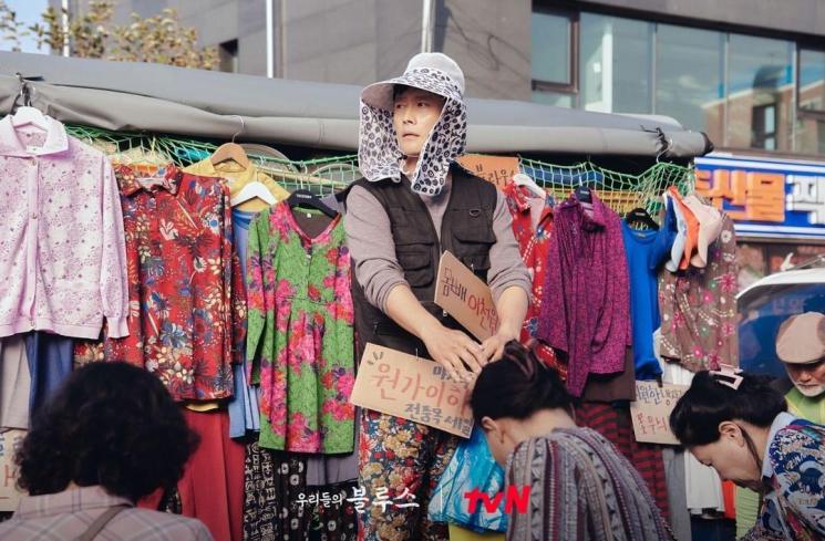Potret Lee Byung Hun di Our Blues (Instagram/@tvn_drama)